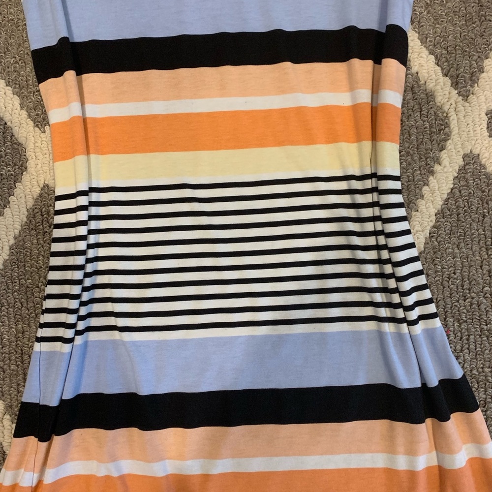Cold Shoulder Dress - Picture 3 of 4